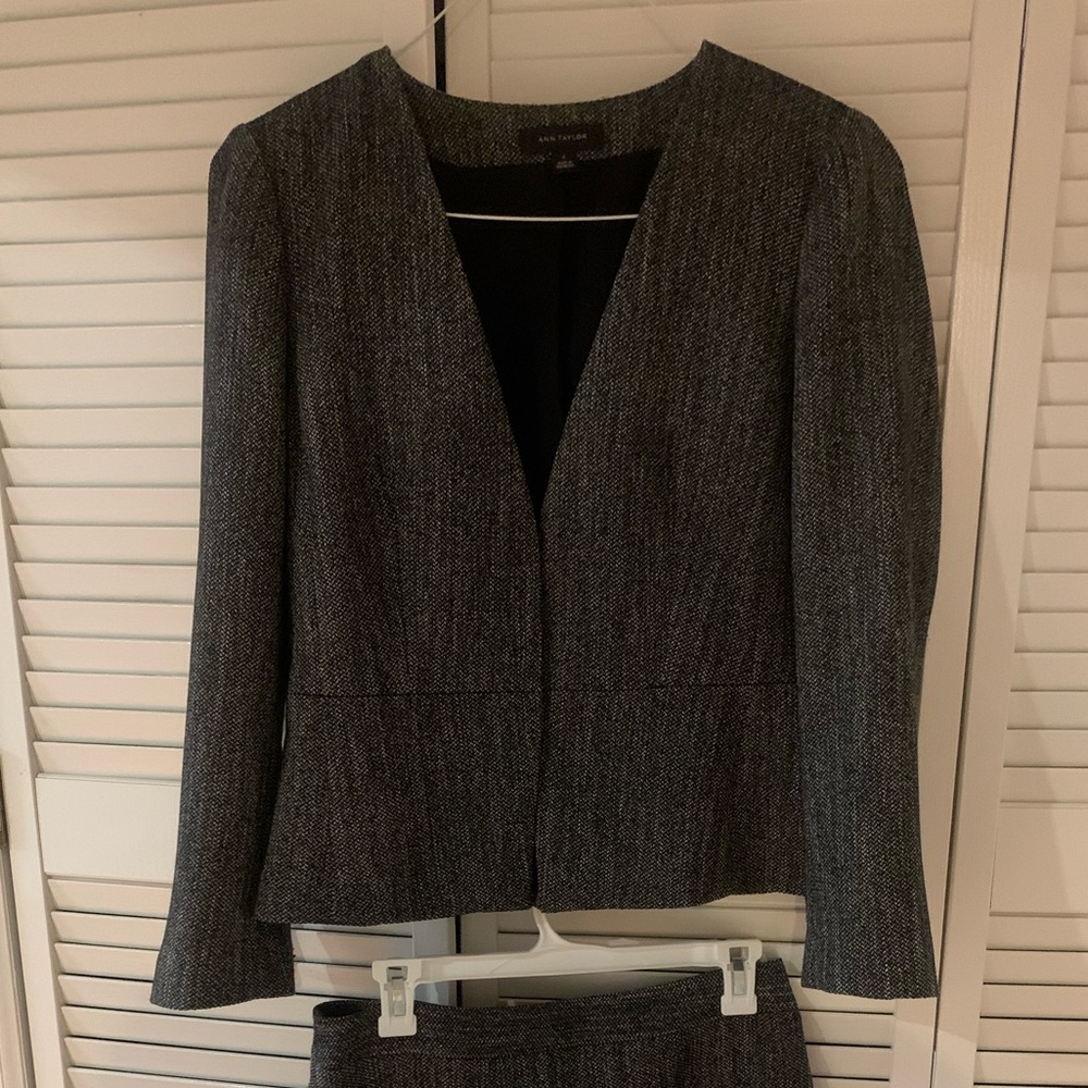 Ann Taylor Womens Blazer and skirt